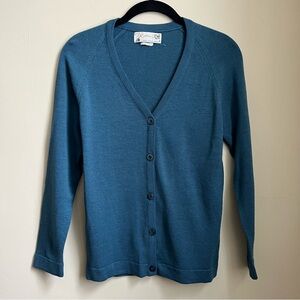 vintage 1960s glenayr "kitten" 100% wool cardigan